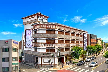 Jeonju Hanok Taejogung Hotel