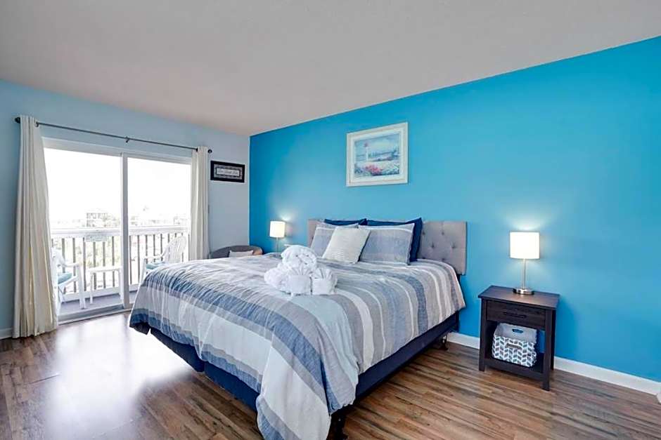Beautiful Blue Ocean Condo