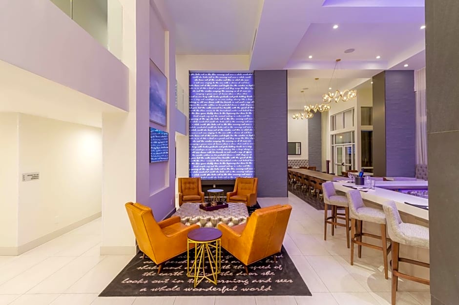 TRYP by Wyndham Savannah