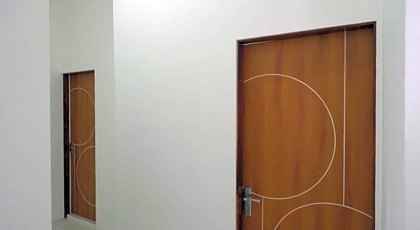 RedDoorz near GOR Jatidiri Semarang