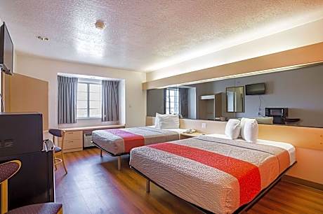 Queen Room with Two Queen Beds - Non-Smoking