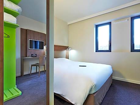 1 Single Bed - Room Next Generation