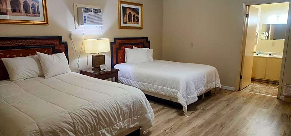 Badlands Hotel & Campground