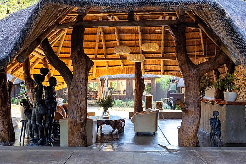 Karongwe River Safari Lodge