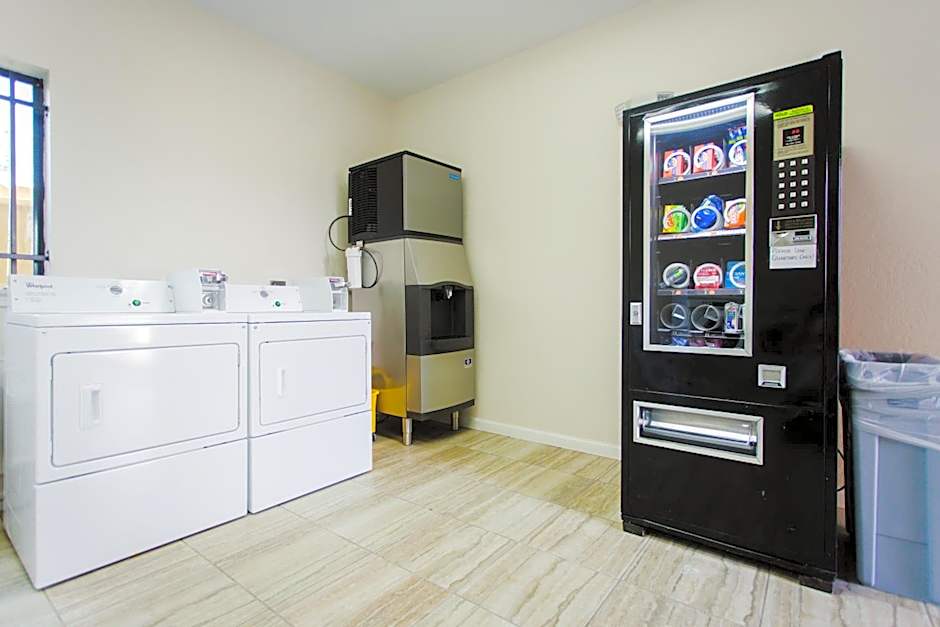 Scottish Inn & Suites