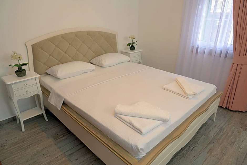 Brothers Çeşme Boutique Hotel