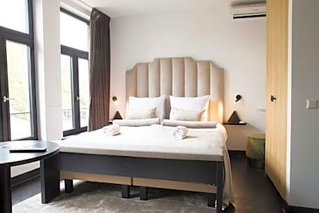 Studio with River View