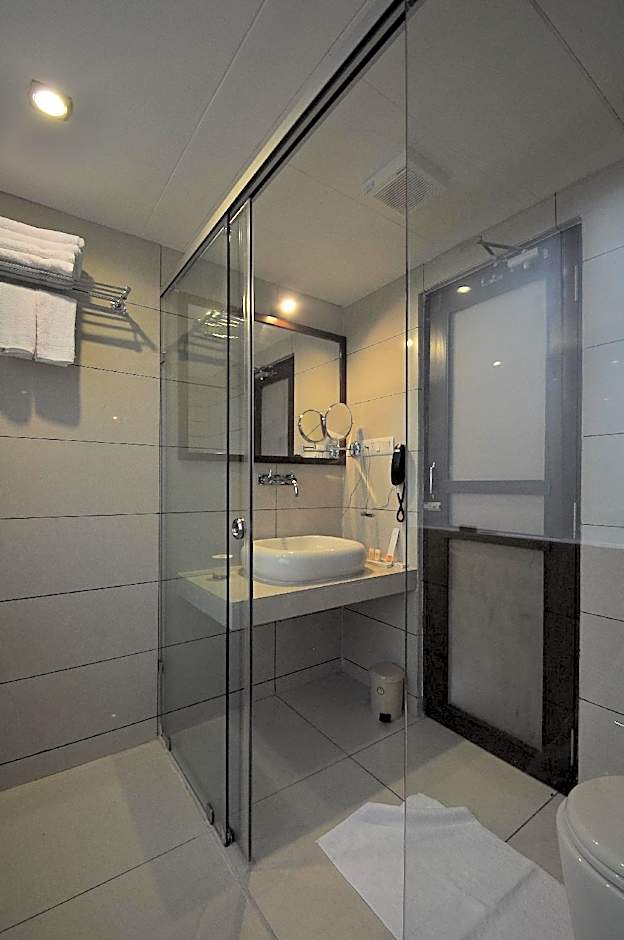 Le Grande Residency - Marriage Certificate Required