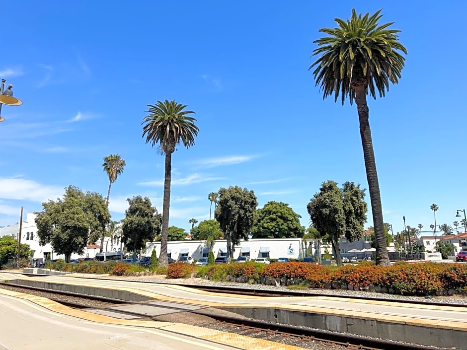 ITH Santa Barbara Beach Hostel