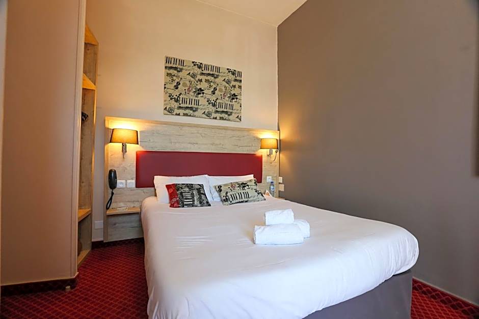 Brit Hotel Bleu Nuit