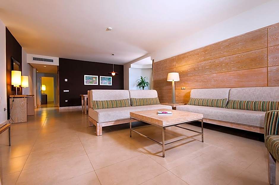 Kn Hotel Arenas del Mar Adults Only