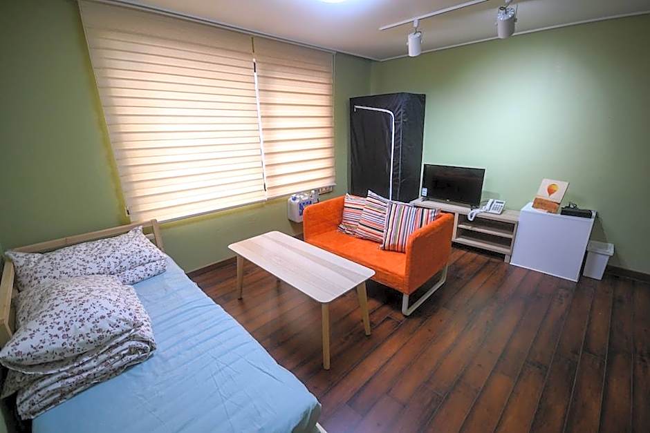 Bluehum Guesthouse