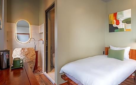 Triple Room with Mountain View