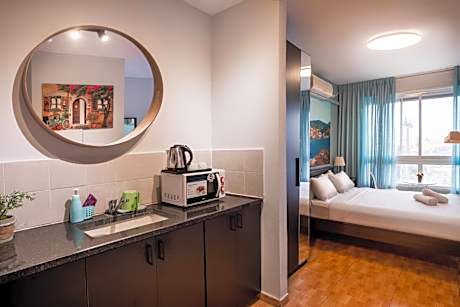 Avital Hotel