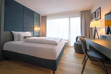 Cozy Single Room with Balcony