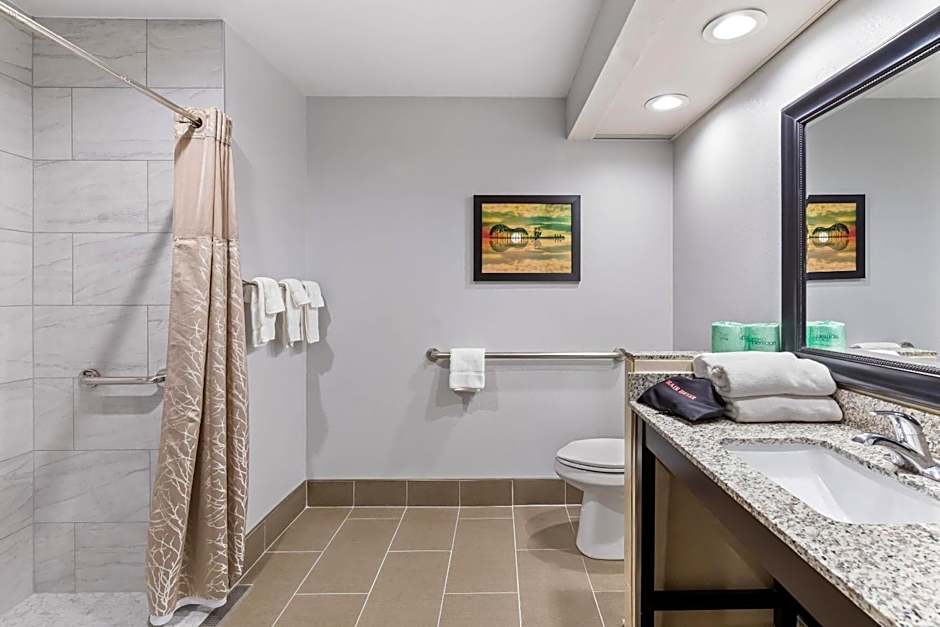 Brentwood Suites Nashville, an Ascend Collection Hotel