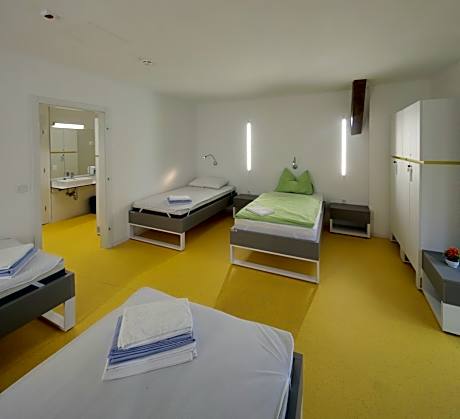 Bed in 4-Bed Mixed Dormitory Room