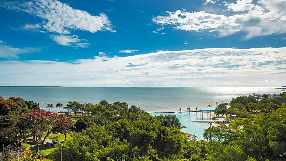 Oaks Cairns Hotel