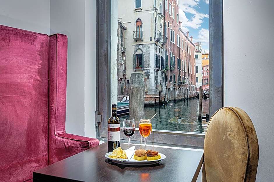 All'Angelo Art Hotel