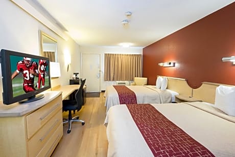 Deluxe Room with Two Double Beds Non-Smoking