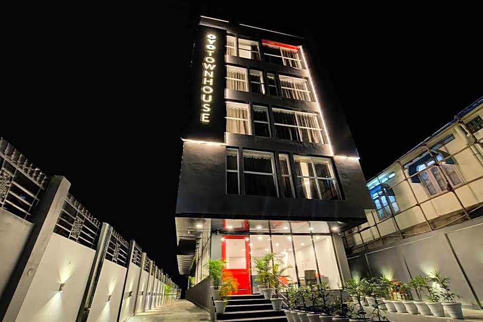 Eureka Grand by OYO Rooms – Guwahati, TX