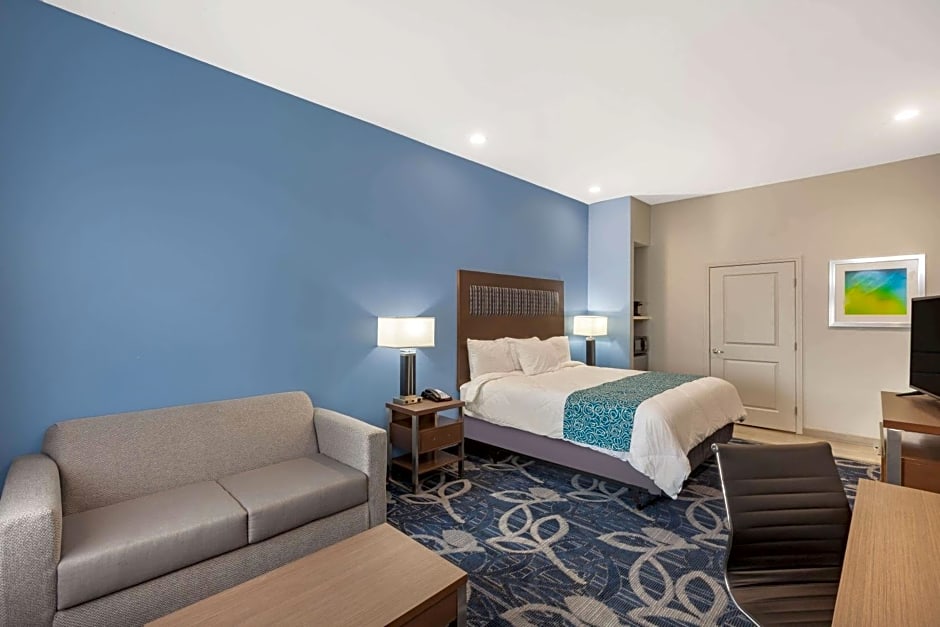 Baymont Inn & Suites Houston Hobby Airport