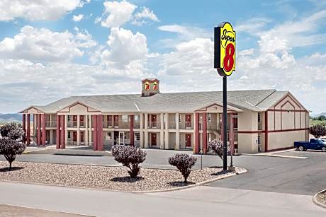 Super 8 by Wyndham Van Horn