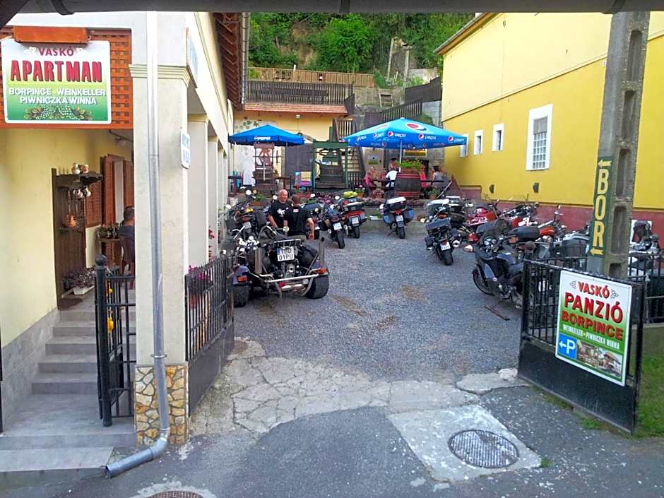 Vaskó Panzió Borpince