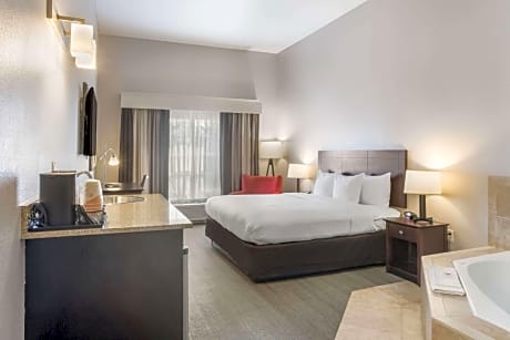 Standard King Room with Whirlpool - Non Smoking