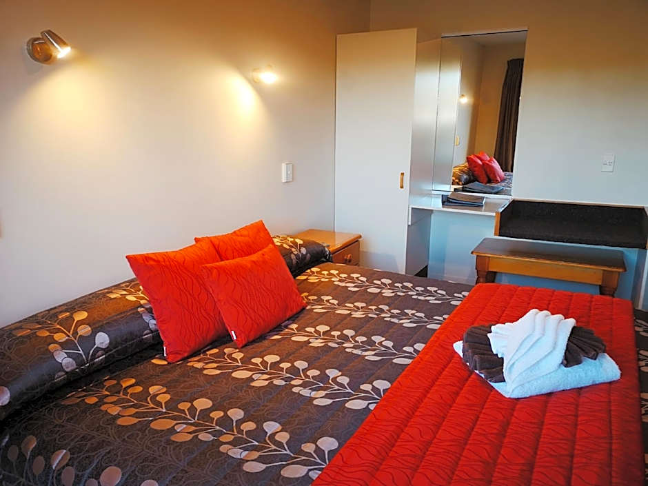 Aston Court Motel