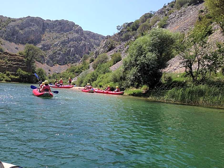 Micanovi Dvori Mobile Home Village Zrmanja