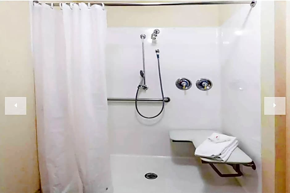 Baymont by Wyndham Columbia Maury