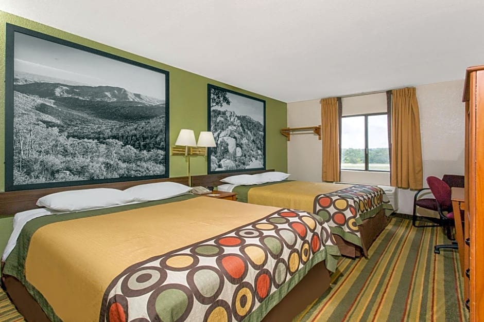 Super 8 by Wyndham Bedford