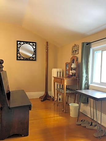 Superior Queen Suite