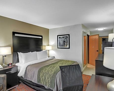 Queen Room