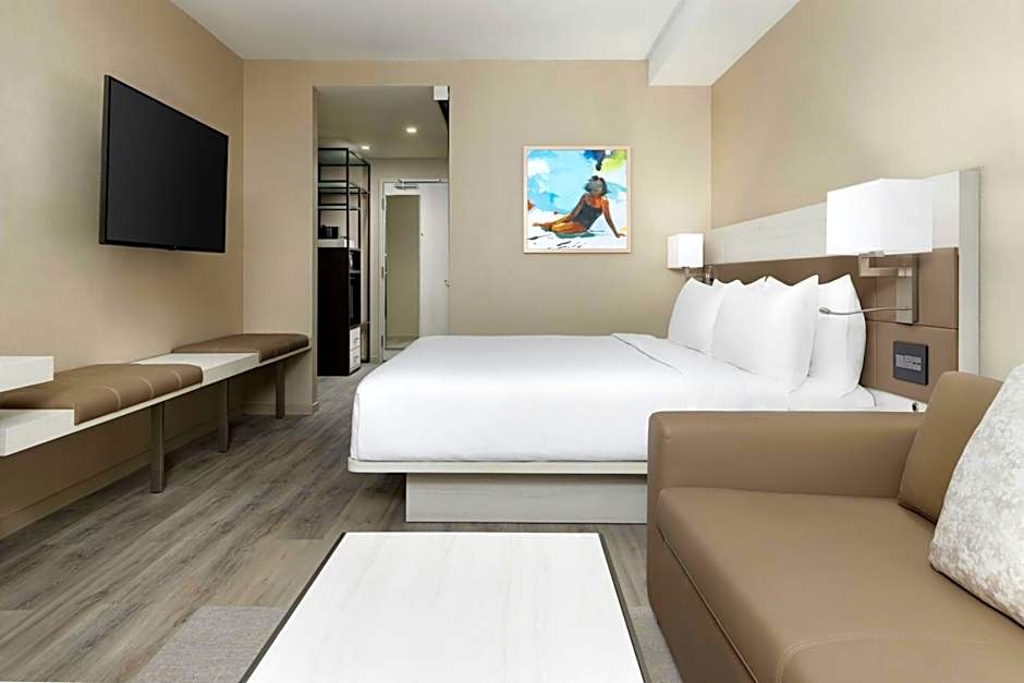 AC Hotel by Marriott St. Petersburg Downtown
