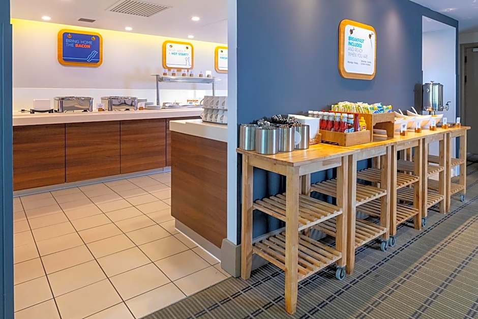 Holiday Inn Express Northampton - South By IHG