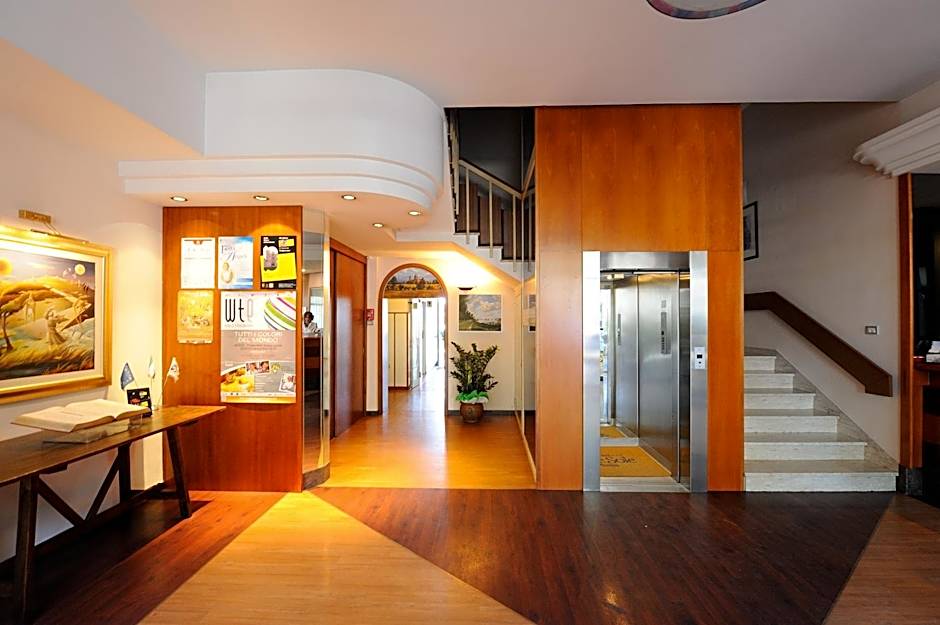 Hotel Frate Sole