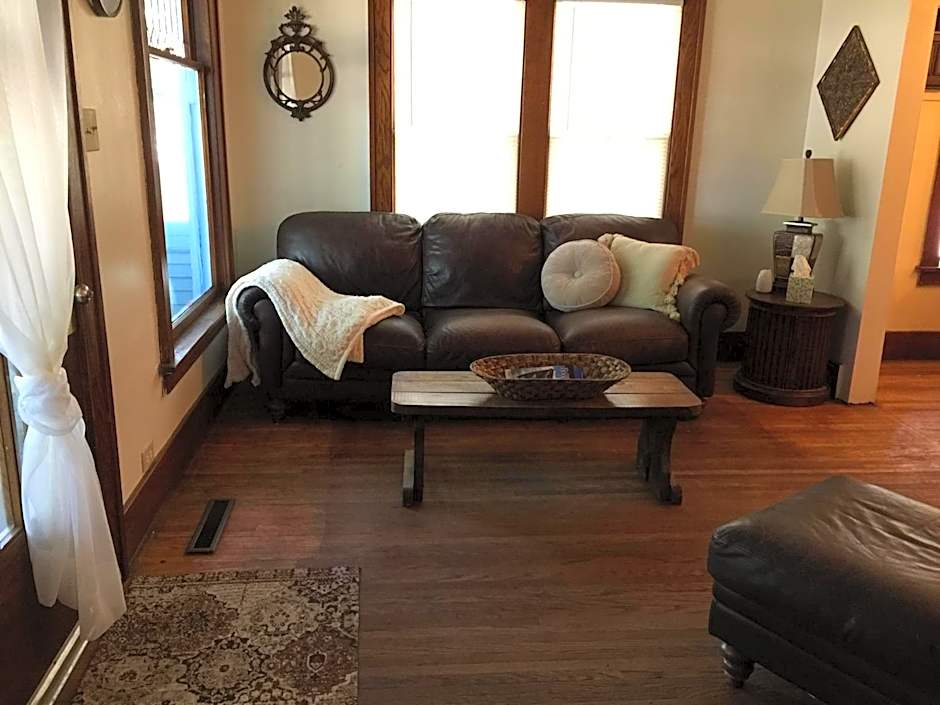 East Side Motel & Cabins