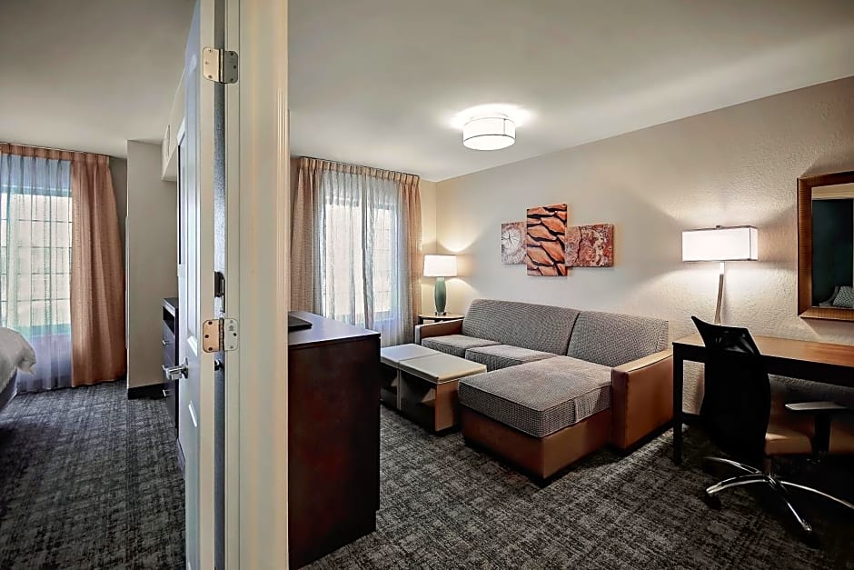 Staybridge Suites - Holland