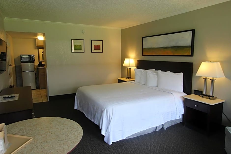 At Home Inn - Pensacola