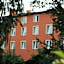 Hotel Daisy Budget