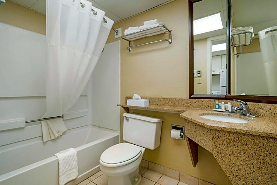 Quality Inn & Suites Ocean City Fenwick
