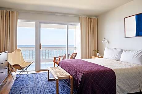 One Bedroom Luxury Suite with Queen Bed