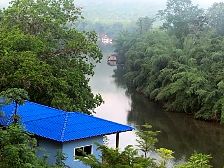 Family Bungalow with River View