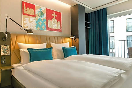 Standard Queen Room