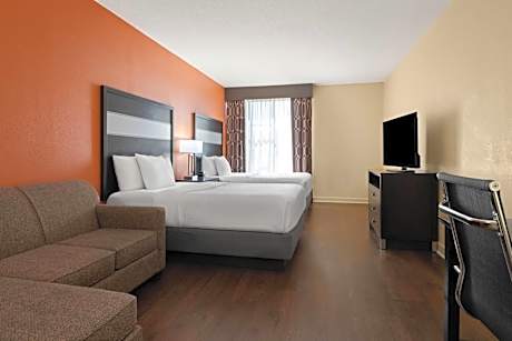 Deluxe Queen Room with Two Queen Beds - Non-Smoking