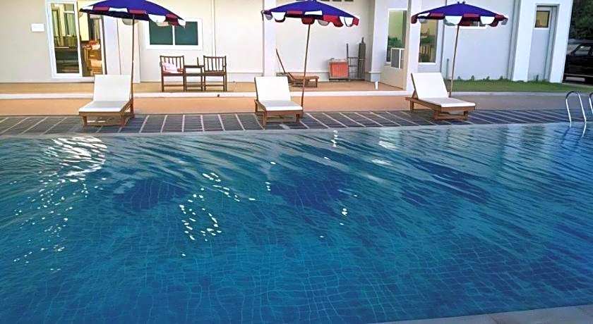 Sea Mountain Khanom Hotel