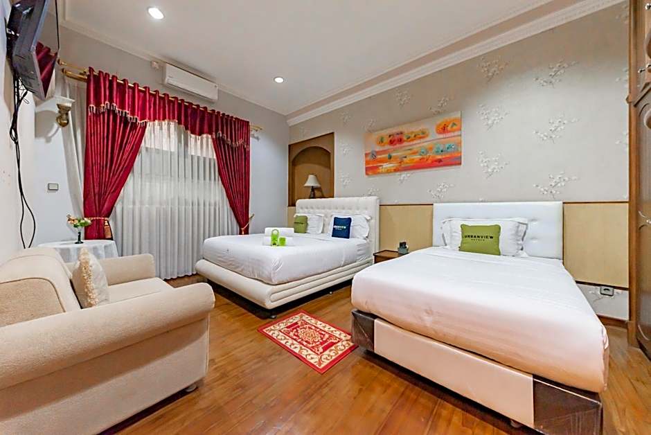 Urbanview Hotel Villa Surya Bandung