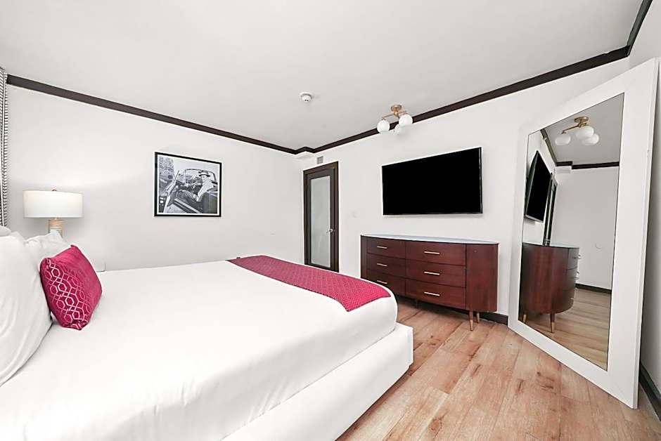 Photo 1 of 11 of Deluxe 2 Bedroom Suite